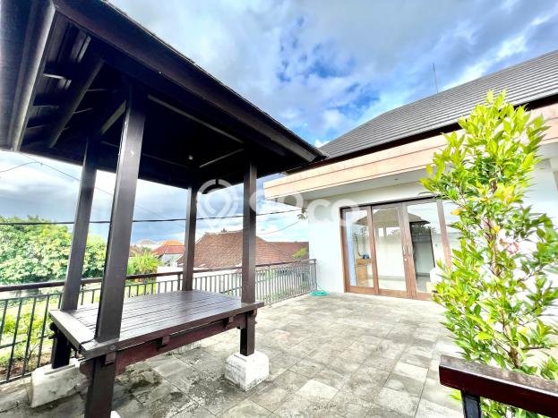 Vila Disewakan Kawasan Kuta, Area 0m2m², Kawasan Asri Vila Disewakan Kawasan Kuta, Area 0m2m², Kawasan Asri