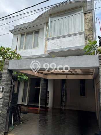 KESEMPATAN TERBAIK! Rumah Asri di Denpasar Utara, LT 100m2m² Bangunan 145m2m² KESEMPATAN TERBAIK! Rumah Asri di Denpasar Utara, LT 100m2m² Bangunan 145m2m²