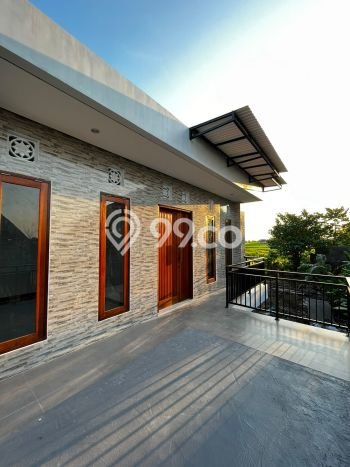 LOKASI PREMIUM! Rumah di Canggu, 3 KM, Area Strategis, LT 100m² Bangunan 100m² LOKASI PREMIUM! Rumah di Canggu, 3 KM, Area Strategis, LT 100m² Bangunan 100m²