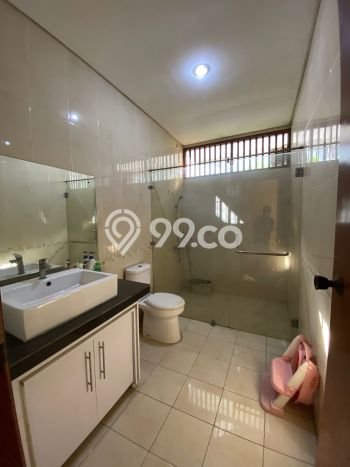 For Sale! Premium House LT 390m2 Desain Elegan di Kemang Pratama For Sale! Premium House LT 390m2 Desain Elegan di Kemang Pratama