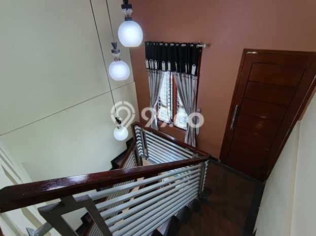 Ready to Use! Luxury House LT 195m2 Desain Modern di Taman Galaxy Ready to Use! Luxury House LT 195m2 Desain Modern di Taman Galaxy
