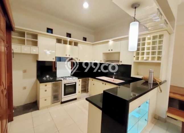 Disewakan Rumah Konsep Modern di Batununggal Bandung dengan 5 KT Disewakan Rumah Konsep Modern di Batununggal Bandung dengan 5 KT