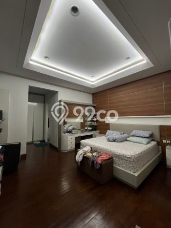 Rumah Mewah LB 300m2 Siap Huni Desain Elegan di Sukmajaya, Depok Rumah Mewah LB 300m2 Siap Huni Desain Elegan di Sukmajaya, Depok