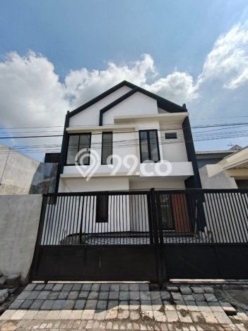 Jual Rumah Strategis Bagus Punya 5 KT di Mulyorejo Surabaya SHM Jual Rumah Strategis Bagus Punya 5 KT di Mulyorejo Surabaya SHM