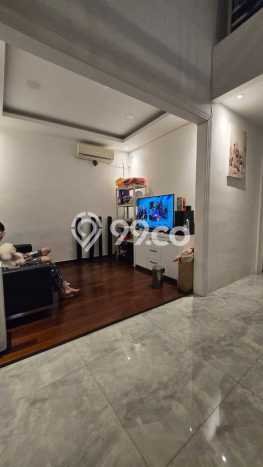 Siap Huni Rumah Mewah 4 Kamar di Dukuh Pakis Dekat ke Mana Pun Siap Huni Rumah Mewah 4 Kamar di Dukuh Pakis Dekat ke Mana Pun