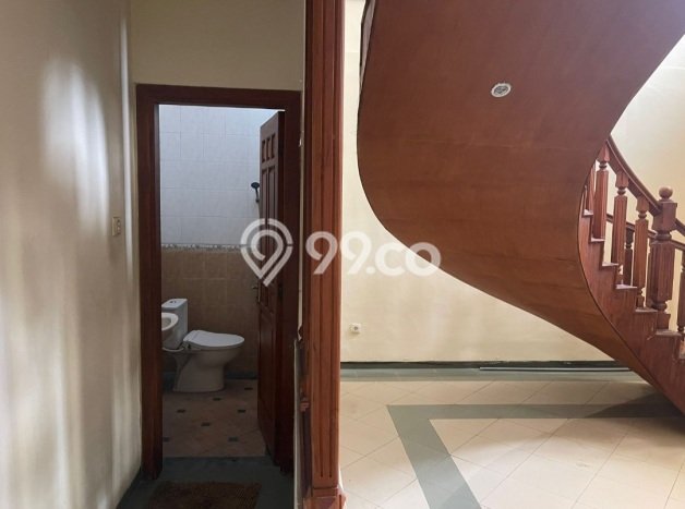Dijual Hunian Mewah dengan Fasilitas Sekitar Komplit di Rungkut, Surabaya Dijual Hunian Mewah dengan Fasilitas Sekitar Komplit di Rungkut, Surabaya