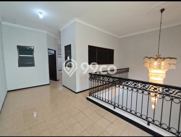 For Sale Hunian Rumah Terawat 6 Kamar di Ngagel, Surabaya For Sale Hunian Rumah Terawat 6 Kamar di Ngagel, Surabaya