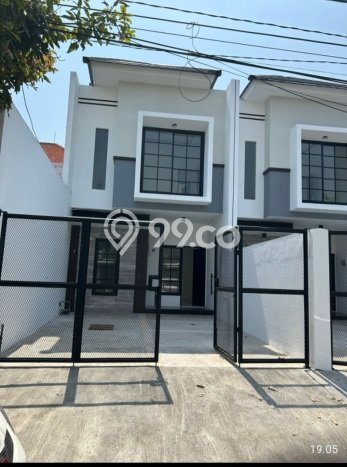 Jual Rumah Bagus Siap Huni LB 130m2 di Rungkut, Surabaya Jual Rumah Bagus Siap Huni LB 130m2 di Rungkut, Surabaya
