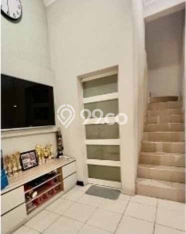 Dijual Cepat Rumah Favorit Siap Huni LB 180m2 di Tambaksari, Surabaya Dijual Cepat Rumah Favorit Siap Huni LB 180m2 di Tambaksari, Surabaya