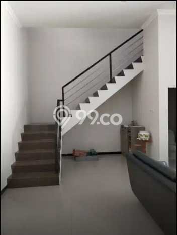 Jual Rumah Bagus Siap Huni LB 160m2 di Rungkut, Surabaya Jual Rumah Bagus Siap Huni LB 160m2 di Rungkut, Surabaya
