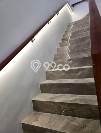 Rumah Modern Minimalis 5 KT Siap Huni di Rungkut Rumah Modern Minimalis 5 KT Siap Huni di Rungkut