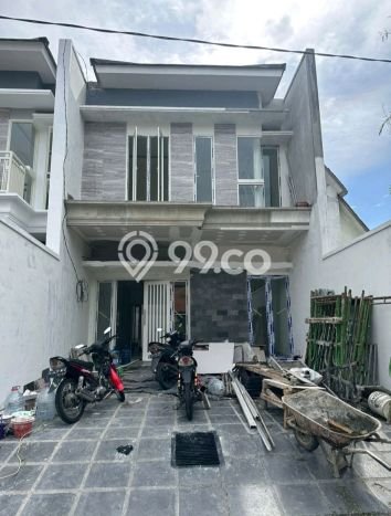 Rumah Strategis Modern Lb 150m2 di Wonocolo, Surabaya Rumah Strategis Modern Lb 150m2 di Wonocolo, Surabaya