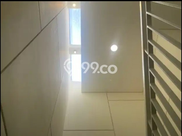 Rumah Mewah LB 180m2 Siap Huni Desain Elegan di Kedung Baruk, Surabaya Rumah Mewah LB 180m2 Siap Huni Desain Elegan di Kedung Baruk, Surabaya