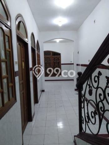Ruko Komersial Disewakan di Simokerto Surabaya Luas 260m2 Ruko Komersial Disewakan di Simokerto Surabaya Luas 260m2