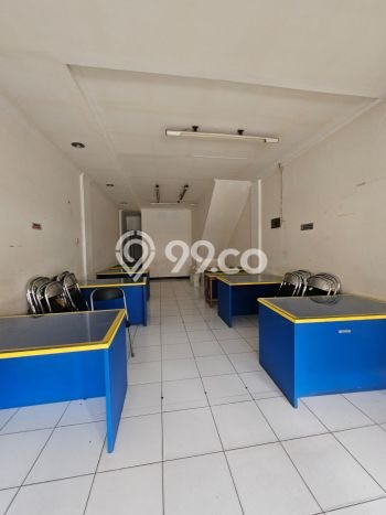 LOKASI STRATEGIS! Ruko di Kota Wisata, Luas 200m², Kawasan Berkembang, Ready Operasional LOKASI STRATEGIS! Ruko di Kota Wisata, Luas 200m², Kawasan Berkembang, Ready Operasional