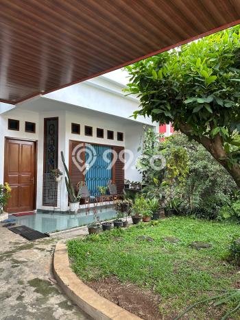 Ready to Use! Luxury House LT 260m2 Desain Modern di Cibubur Ready to Use! Luxury House LT 260m2 Desain Modern di Cibubur