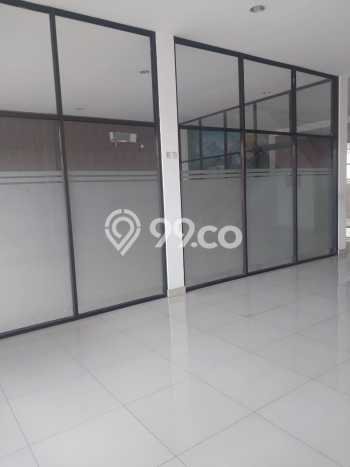 LOKASI BISNIS! Ruko Disewakan Kawasan Kota Wisata, Luas 530m², Jalan Utama, Siap Operasional LOKASI BISNIS! Ruko Disewakan Kawasan Kota Wisata, Luas 530m², Jalan Utama, Siap Operasional