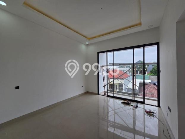 Rumah Elit LB 260m2 Siap Huni Desain Elegan di Kalideres, Jakarta Barat Rumah Elit LB 260m2 Siap Huni Desain Elegan di Kalideres, Jakarta Barat