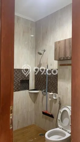 Rumah Eksklusif Siap Huni LT 220m2 di Cengkareng, Jakarta Barat Rumah Eksklusif Siap Huni LT 220m2 di Cengkareng, Jakarta Barat