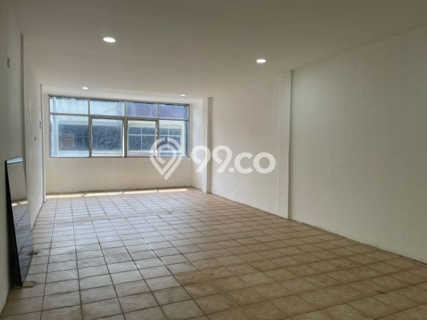 Ruko Dijual di Prime Area Jakarta Barat Luas 270m2 Ruko Dijual di Prime Area Jakarta Barat Luas 270m2