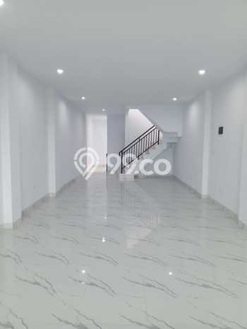 Ruko Dijual di Cengkareng LT 67m2, LB 337m2 Solusi Investasi Cerdas Ruko Dijual di Cengkareng LT 67m2, LB 337m2 Solusi Investasi Cerdas