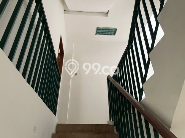 Ruko Dijual di Prime Area Jakarta Barat Luas 270m2 Ruko Dijual di Prime Area Jakarta Barat Luas 270m2