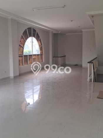 KAWASAN KOMERSIAL! Ruko For Rent Kawasan Cengkareng, Luas 236m2m², Akses Strategis KAWASAN KOMERSIAL! Ruko For Rent Kawasan Cengkareng, Luas 236m2m², Akses Strategis