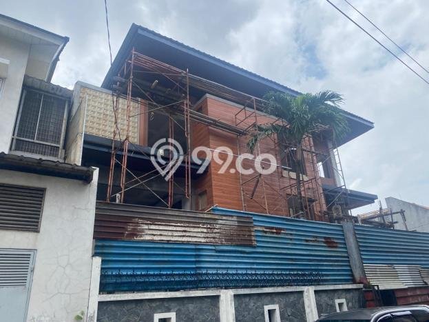 Rumah Elit Akses Strategis di Jakarta Barat Rumah Elit Akses Strategis di Jakarta Barat