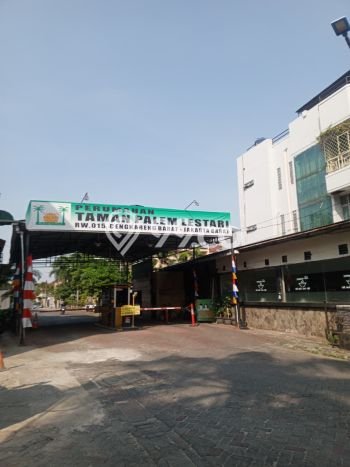 Ruko disewakan lokasi strategis Cengkareng Jakarta Barat 270m2 Ruko disewakan lokasi strategis Cengkareng Jakarta Barat 270m2
