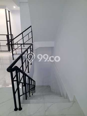 Unit Ruko Dijual di Cengkareng Jakarta Barat Luas Tanah 67m2, Luas Bangunan 337m2 Unit Ruko Dijual di Cengkareng Jakarta Barat Luas Tanah 67m2, Luas Bangunan 337m2
