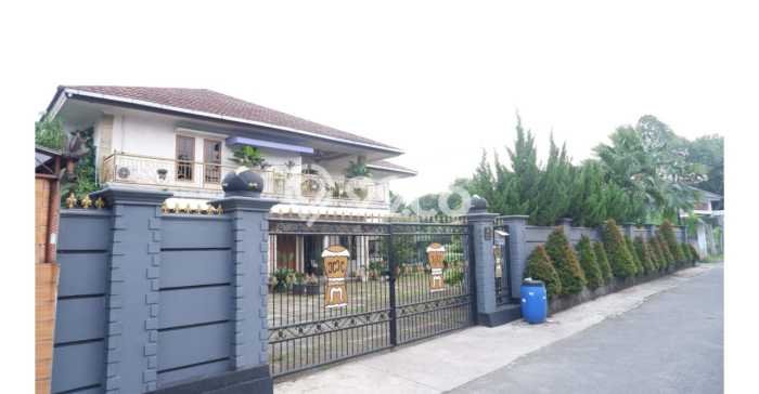 For Sale! Luxury House LT 1502m2 Desain Modern di Cibubur For Sale! Luxury House LT 1502m2 Desain Modern di Cibubur