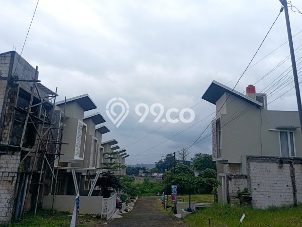 Tersedia Vila Kawasan , Ukuran 100m2m², Lokasi Strategis Tersedia Vila Kawasan , Ukuran 100m2m², Lokasi Strategis