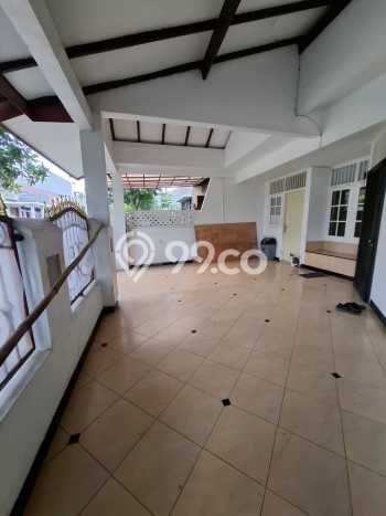 Disewakan! Rumah 5 Kamar Tidur &
4 Kamar Mandi di Sektor 2 - Bintaro, Jakarta Selatan Disewakan! Rumah 5 Kamar Tidur &
4 Kamar Mandi di Sektor 2 - Bintaro, Jakarta Selatan