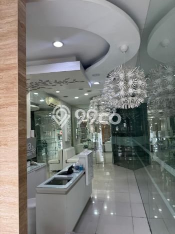 Ruko Area Premium di Kebon Jeruk, Luas 122m², Jalan Utama Ruko Area Premium di Kebon Jeruk, Luas 122m², Jalan Utama