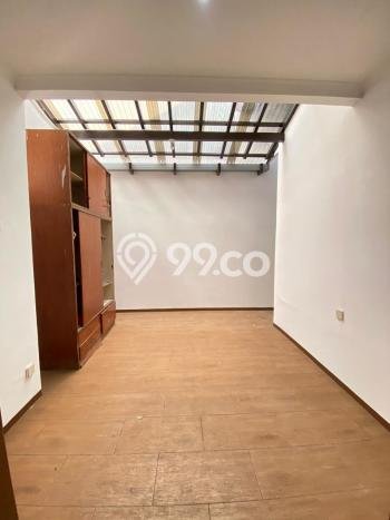 Disewakan! Rumah 4 Kamar Tidur &
3 Kamar Mandi di Sektor 2 - Bintaro, Jakarta Selatan Disewakan! Rumah 4 Kamar Tidur &
3 Kamar Mandi di Sektor 2 - Bintaro, Jakarta Selatan