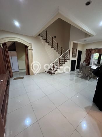 Hunian Mewah LB 200m2 Siap Pakai Desain Elegan di Bintaro, Jakarta Selatan Hunian Mewah LB 200m2 Siap Pakai Desain Elegan di Bintaro, Jakarta Selatan
