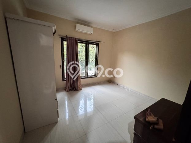 Hunian Mewah LB 200m2 Siap Pakai Desain Elegan di Bintaro, Jakarta Selatan Hunian Mewah LB 200m2 Siap Pakai Desain Elegan di Bintaro, Jakarta Selatan