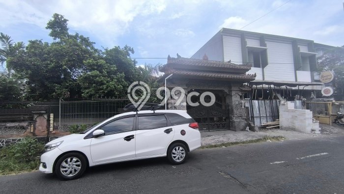 LOKASI STRATEGIS! Rumah di Denpasar Selatan, Akses ke Tol, 3 KT, LT 500m2m² LB 250m2m² LOKASI STRATEGIS! Rumah di Denpasar Selatan, Akses ke Tol, 3 KT, LT 500m2m² LB 250m2m²