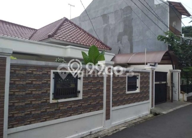 Rumah Kawasan Tebet, Luas 237m², Bangunan 175m² Rumah Kawasan Tebet, Luas 237m², Bangunan 175m²