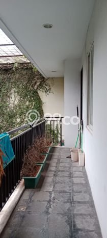 Rumah Elit LB 206m2 Siap Pakai Desain Elegan di Meruya, Jakarta Barat Rumah Elit LB 206m2 Siap Pakai Desain Elegan di Meruya, Jakarta Barat