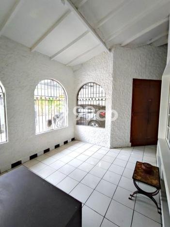 For Sale! Luxury House LT 225m2 Desain Elegan di Lebak Bulus For Sale! Luxury House LT 225m2 Desain Elegan di Lebak Bulus