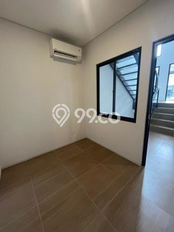 Disewakan! Rumah 4 Kamar Tidur &
4 Kamar Mandi di BSD City, Tangerang Disewakan! Rumah 4 Kamar Tidur &
4 Kamar Mandi di BSD City, Tangerang