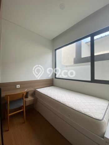 Jarang Ada! Rumah Kontrakan 4 Kamar Bagus Siap Huni BSD City Jarang Ada! Rumah Kontrakan 4 Kamar Bagus Siap Huni BSD City