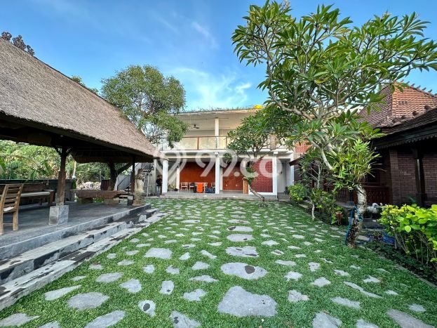 Vila Kawasan , Area 1530m2m², Lokasi Strategis Vila Kawasan , Area 1530m2m², Lokasi Strategis
