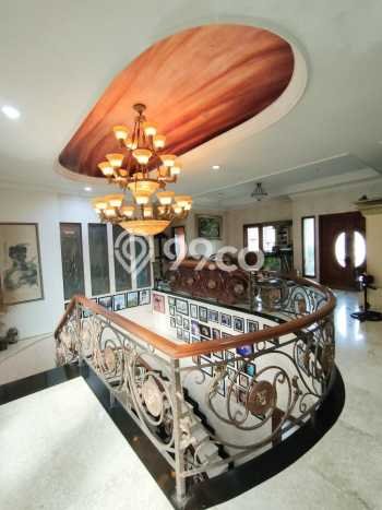 Ready to Use! Premium House LT 480m2 Desain Elegan di Pekayon Ready to Use! Premium House LT 480m2 Desain Elegan di Pekayon
