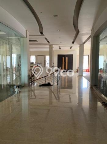 Rumah Mewah LB 800m2 Siap Huni Desain Elegan di Cibubur, Jakarta Timur Rumah Mewah LB 800m2 Siap Huni Desain Elegan di Cibubur, Jakarta Timur