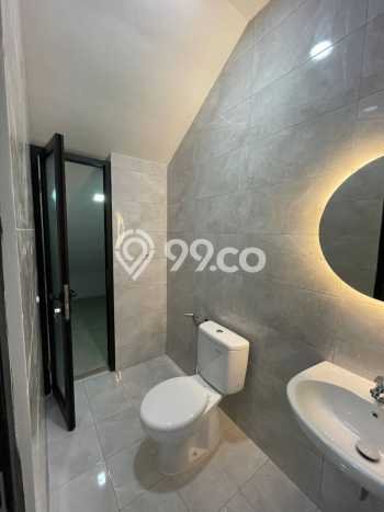 Rumah PREMIUM! area Manyar, Surabaya, Luas 176m2m² LB 250m2m², BISA KPR Rumah PREMIUM! area Manyar, Surabaya, Luas 176m2m² LB 250m2m², BISA KPR