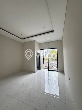 Rumah 4 Kamar Dekat dengan Akses Transportasi, Surabaya - Lokasi Premium Rumah 4 Kamar Dekat dengan Akses Transportasi, Surabaya - Lokasi Premium
