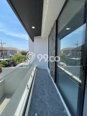 Rumah PREMIUM! area Manyar, Surabaya, Luas 176m2m² LB 250m2m², BISA KPR Rumah PREMIUM! area Manyar, Surabaya, Luas 176m2m² LB 250m2m², BISA KPR