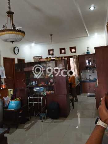 Siap Huni Hunian Elit 3 Kamar di Kebayoran Lama Dekat ke Mana Pun Siap Huni Hunian Elit 3 Kamar di Kebayoran Lama Dekat ke Mana Pun